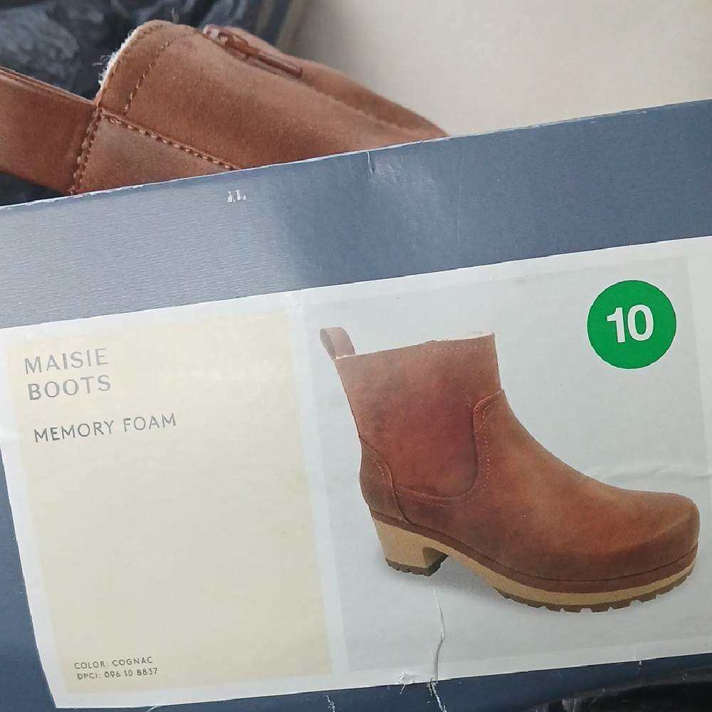 Universal Thread Cognac Ankle Boots